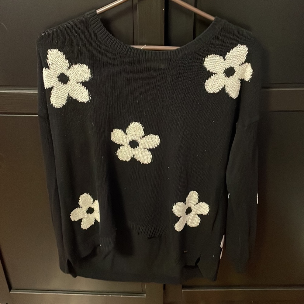 Garage brand size large sweater. Black with white flowers. Lightweight. - Picture 3 of 9